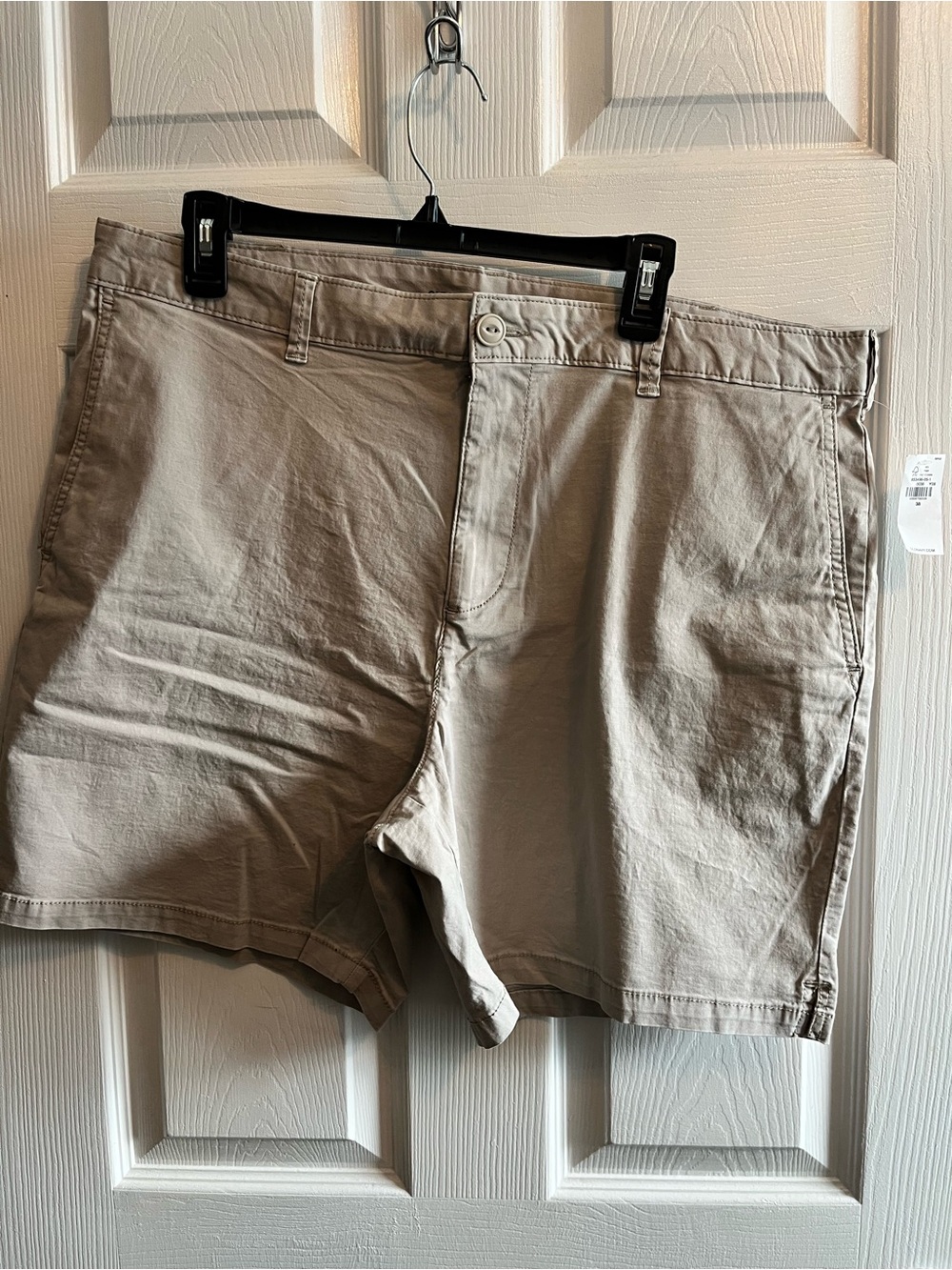 Old Navy Men's Light Tan Flat-Front Cotton Shorts